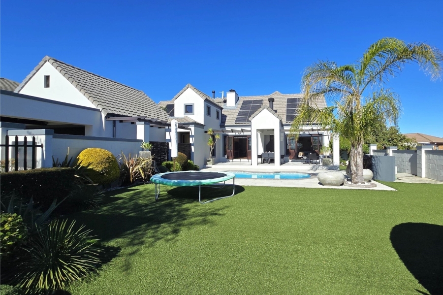 3 Bedroom Property for Sale in Graanendal Western Cape